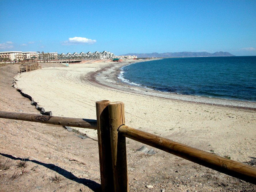 Playa El Toyo en Almería, Almería