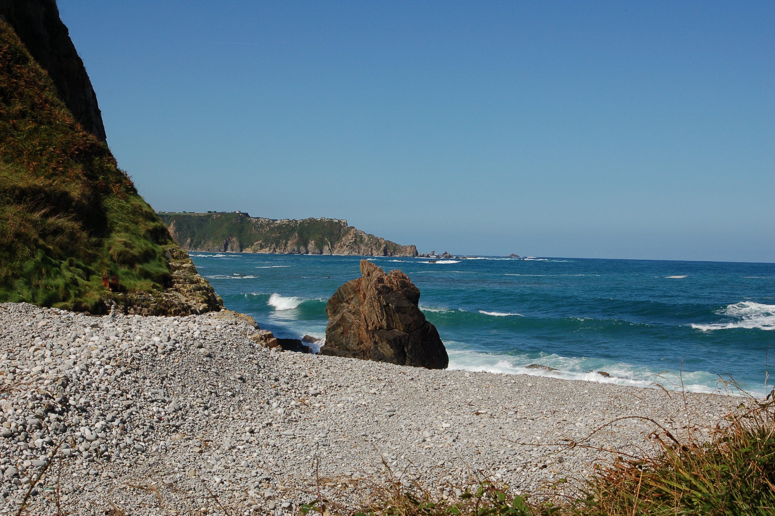 Playa Ballota en Llanes, Asturias